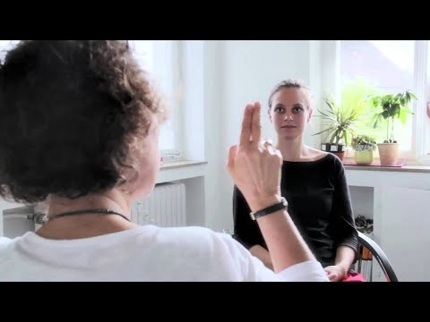 Видео: ДПДГ (десенсибилизация с помощью движения глаз)