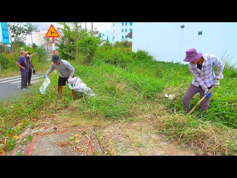 Видео: Мужчина остановил нас от уборки тротуара рядом с их домом