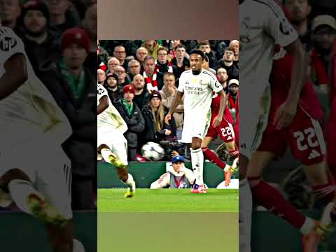 Видео: Рука в штрафной «Реала» не пенальти #футбол #football #shorts #viral #trending