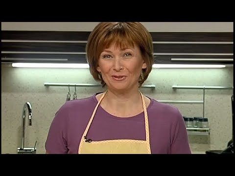 Видео: Бефстроганов с яичной лапшой. Сочни с творогом