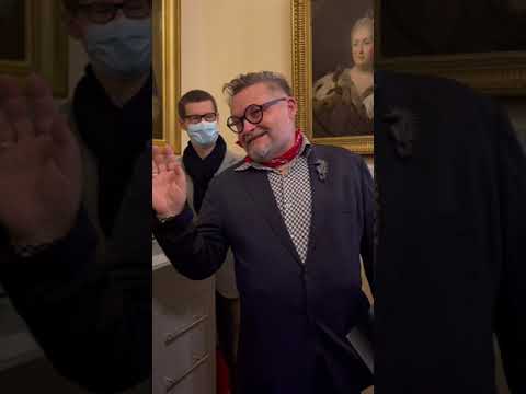 Видео: Экскурсия по Музею костюма от Александра Васильева