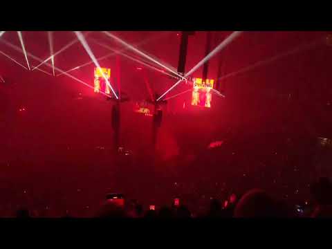 Видео: Руки Вверх А он тебя целует 18.10.25 СПб ГазПромАрена #концерт #Рукивверх #аонтебяцелует #гпарена