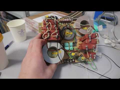 Видео: Эстония 35АС-021-1 Часть 4. Всё ещё работа с корпусами, тест НЧ динамика, заказ конденсаторов.