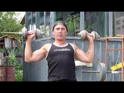 Видео: Как накачать плечи гантелями