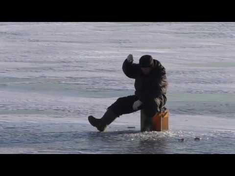 Видео: Первый лёд  Северный речной порт  01 12 2018