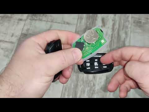 Видео: Замена батарейки в ключе Hyundai Santa Fe IV