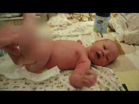 Видео: Севе 4 дня! Как правильно пеленать малыша за 1 минуту