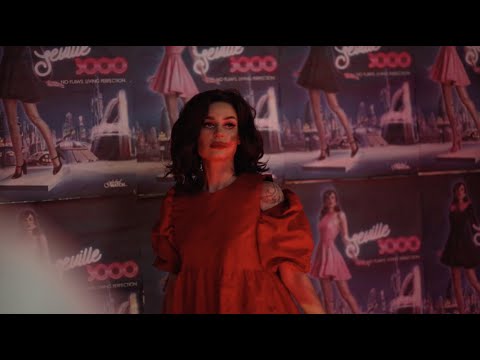 Видео: Artik & Asti - Кукла (#ЗаКадром) (Hong Kong / Day 1)