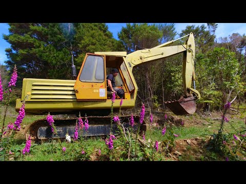 Видео: Заброшенный экскаватор JCB 6D... Заведется ли он?