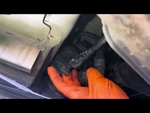 Видео: 2017 Honda Civic EVAP TEST (трещина в адсорбере) P0441 P04F1