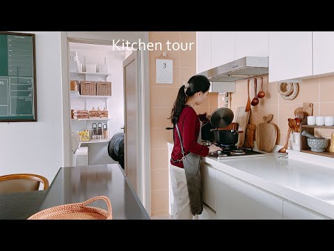 Видео: 👀Кухонный турㅣПолезные кухонные принадлежностиㅣИстория чистой кухни в каждом уголке шкафа