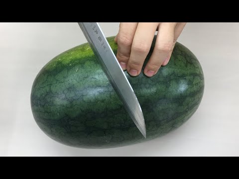 Видео: Совет по нарезке арбуза❗ Узнайте за 2 минуты, без беспорядка, без сока❗