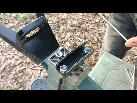 Видео: Перевіряєм рівень масла на дроворубі