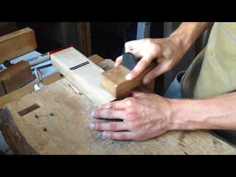 Видео: специальный рубанок для выравнивания подошвы японского рубанка