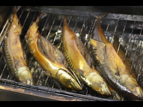 Видео: Простой рецепт. Скумбрия горячего копчения