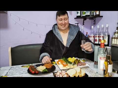 Видео: Родные мои собутыльнички присоединяйтесь. После бани ужин.
