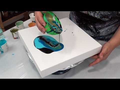 Видео: Водопадная чашка с прямой заливкой в ​​синих тонах 💙 Простая акриловая живопись