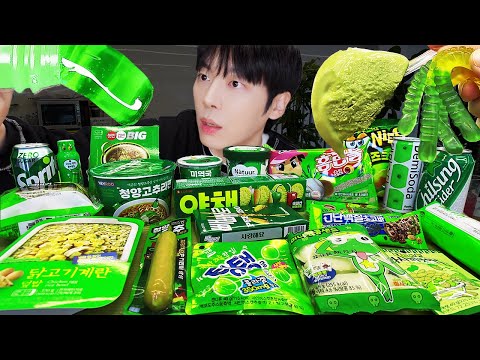 Видео: АСМР МУКБАНГ | Зеленая еда! медовое желе, конфеты, десерты (огненная лапша), круглосуточный магазин