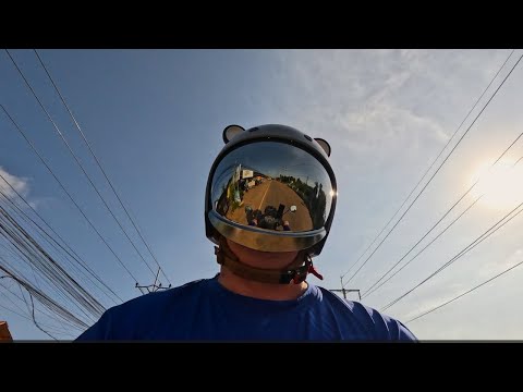 Видео: Каково это — иметь мотоцикл в Камбодже?