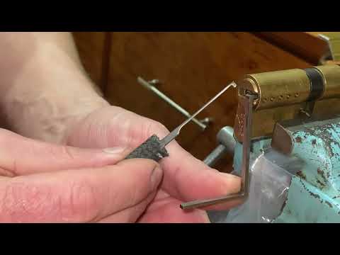 Видео: Lock pick mul-t-lock classic, вскрытие цилиндра мультилок классик 64 профиль