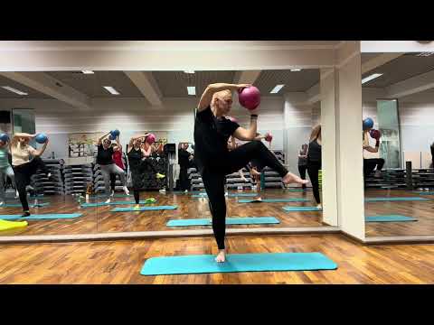 Видео: Шилова Полина | Пилатес | софтбол | занятие в группе