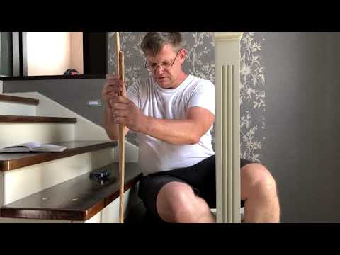 Видео: Лестница : Примерка и установка балясин. (часть 2)