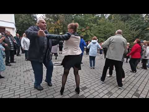 Видео: 5.10.24г..."ТУFАН КУН"... 🕺💃...👍... звучит на танцполе в Гомельском парке...