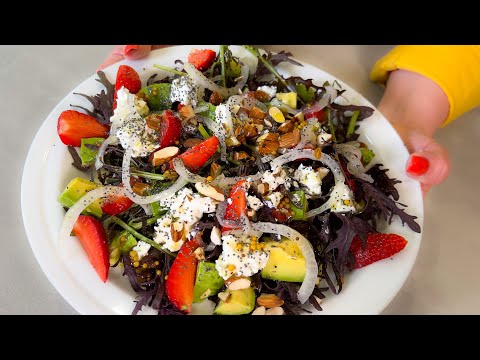 Видео: САЛАТ З ПОЛУНИЦЕЮ ЯКИЙ ТОЧНО ВАС ЗДИВУЄ