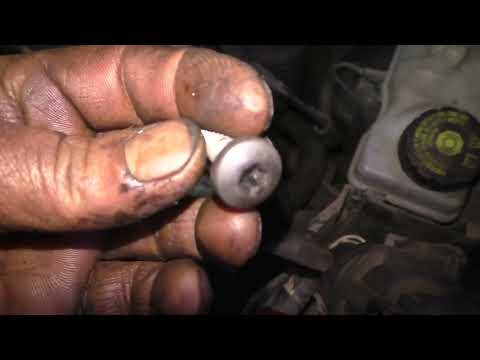 Видео: Снятие ГБЦ после обрыва ремня ГРМ. Рено Сценик 1.5 Дизель