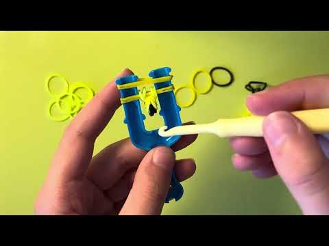 Видео: Найлегший спосіб зробити брелок БАНАН з резинок для початківців