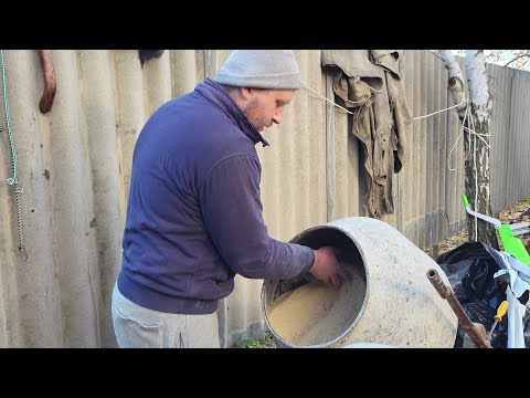 Видео: ✅🐷 Корм для поросят 70-120 кг. Рецепт комбикорма и как правильно смешивать БМВД и зерно ❓#pigfeed 