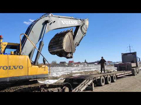 Видео: ЭКСКАВАТОР ПАДАЕТ С ТРАЛА.