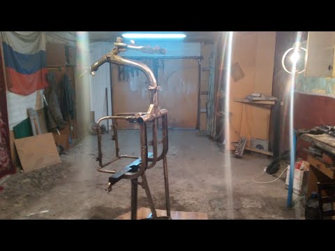 Видео: мотороллер муравей покраска рамы  и подготовка запчастей к мотороллеру  4 серия