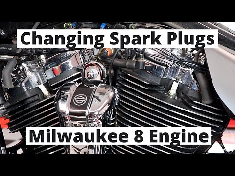 Видео: Замена свечей зажигания на двигателе Milwaukee 8 Harley