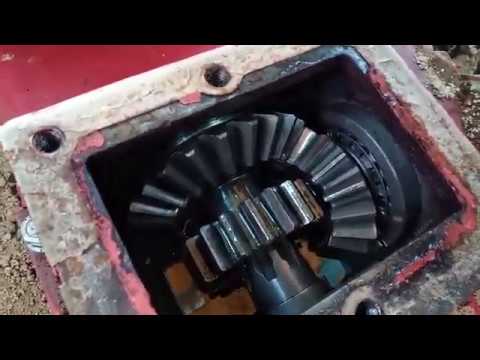 Видео: Як, скільки і якого масла заливав у фрезу ДТЗ 140