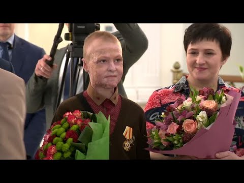 Видео: Как спасали жизнь Ромы Когодовского: он вынес из горящего дома маленького брата. Панорама