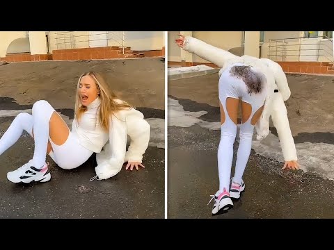 Видео: 40 САМЫХ НЕЛЕПЫХ МОМЕНТОВ, СНЯТЫХ НА КАМЕРУ