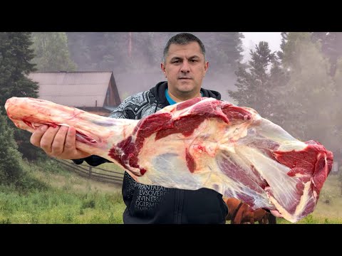 Видео: Запекаем большой кусок мяса целиком! Как запечь говядину в фольге?