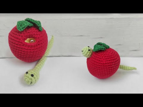 Видео: яблоко с червяком крючком