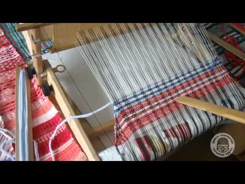 Видео: Фигурное ткачество. Косынка