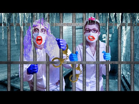 Видео: Толик и Лена ЗАПЕРЛИ МЕДИЧЕК в ЛЕДЯНОЙ ТЮРМЕ на 24 часа. Крэйзи лайф