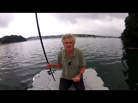 Видео: Ловля серой кефали на поплавок – ловля на прицел – фантастическое развлечение