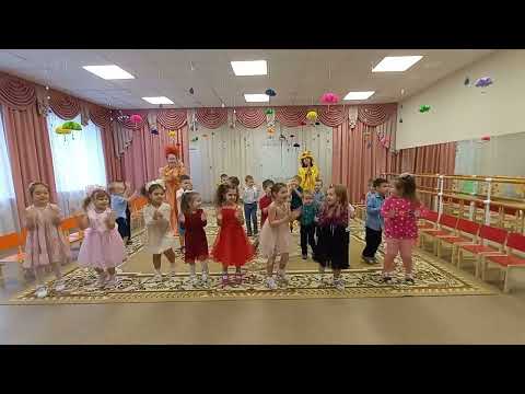 Видео: Праздник осени в средней группе