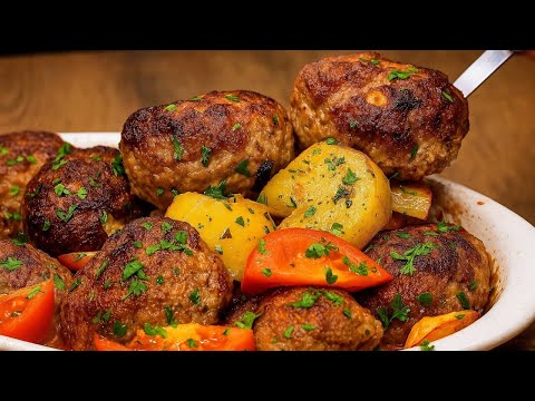 Видео: ЭТИ РЕЦЕПТЫ ФРИКАДЕЛЬКОВ ПРОСТО ПОТРЯСАЮЩИЕ! Они такие вкусные, что их можно готовить каждое воскрес