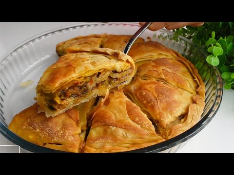 Видео: Вы когда-нибудь готовили баклажаны таким образом? Чрезвычайно вкусный и питательный.