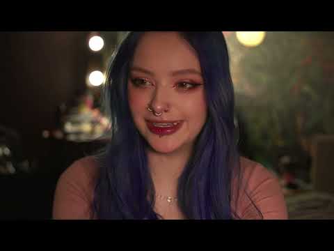 Видео: Куда я пропадала: вампирские клыки, рисование и ментальные проблемы