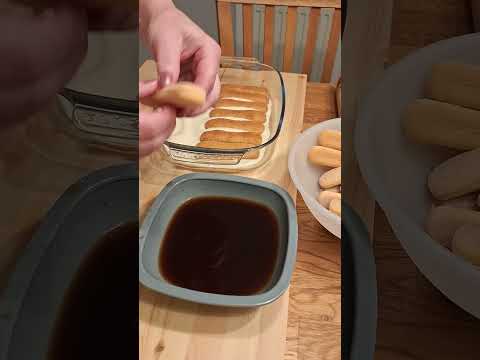 Видео: Тирамису. Сегодня я готовлю лёгкий воздушный десерт с ноткой кофе и рома#тирамису#десерт#stortvideo