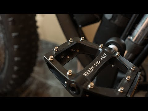 Видео: Строим фэтбайк: обзор и установка педалей RFR FLAT RACE