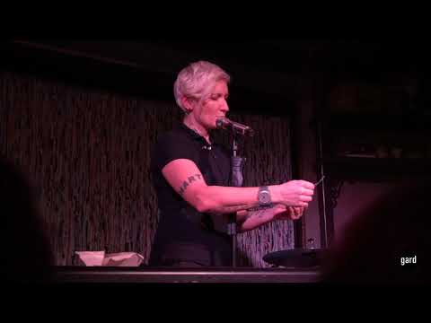 Видео: Диана Арбенина про отпуск Светланы Сургановой (квартирник 21.12.2019)