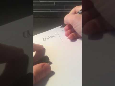Видео: Чистописание для левшей: как перейти от карандаша к перу и перьевой ручке